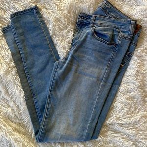 American Eagles Outfitters Jeans